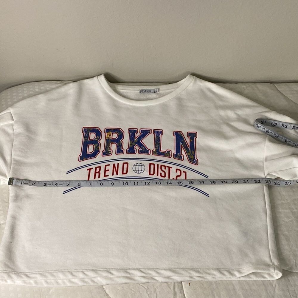 Stradivarius Womens BRKLN Crop Sweatshirt size Large - Picture 8 of 12